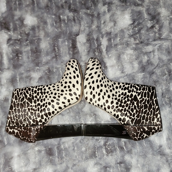 Ann Taylor black and white fur booties - Picture 2 of 8